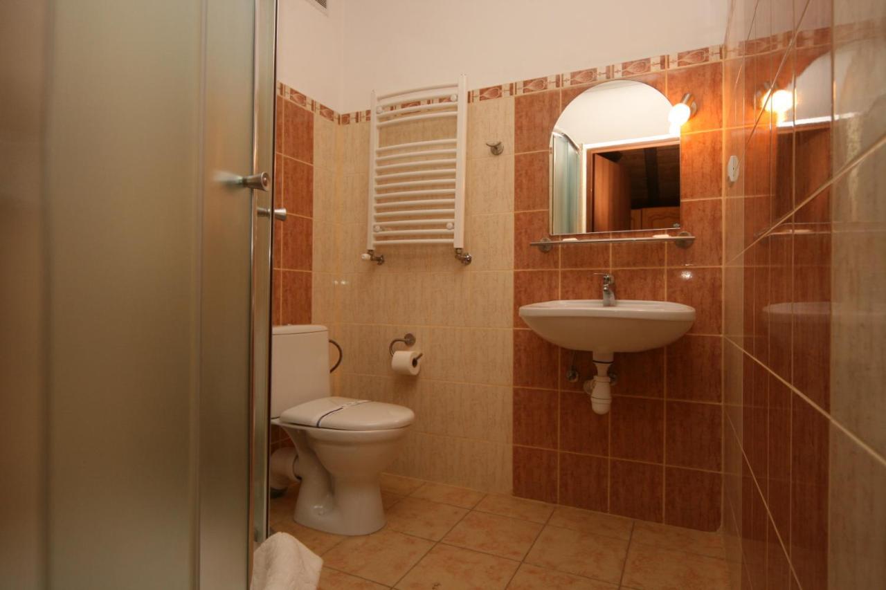 Alpenhof Pansion Hotel Slavske Bilik gambar