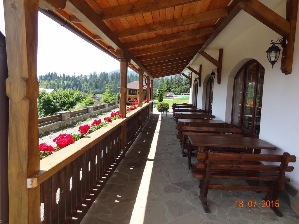 Alpenhof Pansion Hotel Slavske Luaran gambar