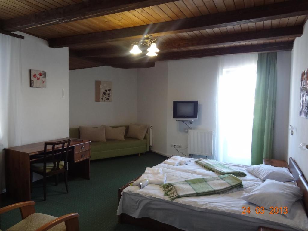 Alpenhof Pansion Hotel Slavske Bilik gambar