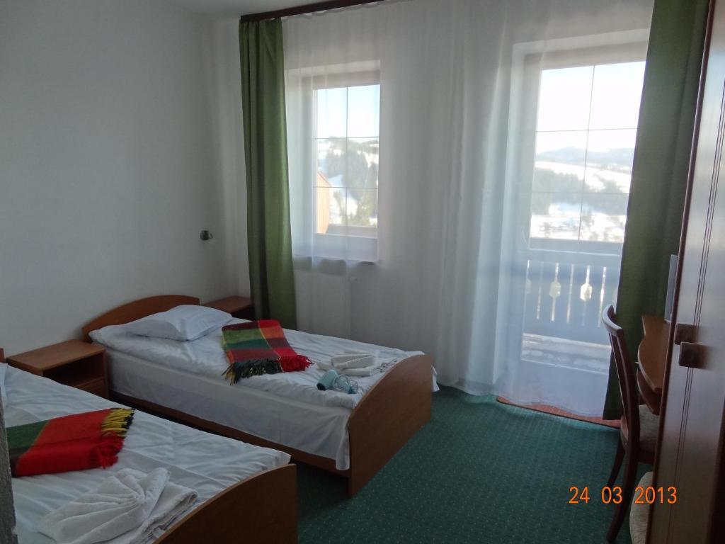 Alpenhof Pansion Hotel Slavske Bilik gambar