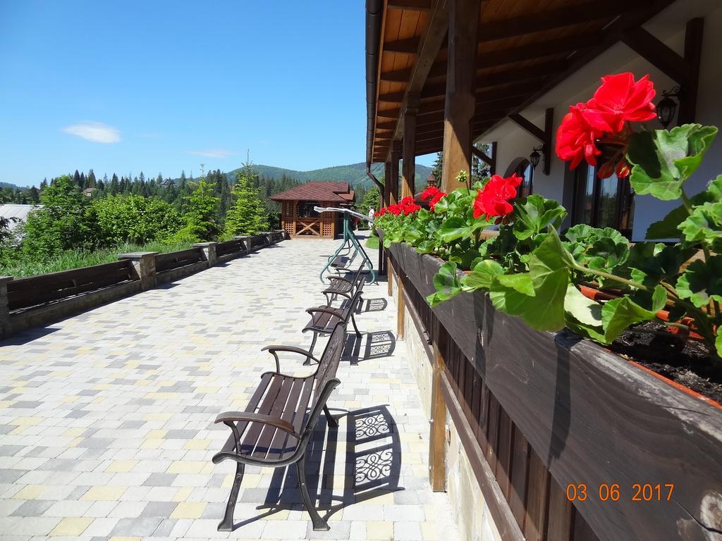 Alpenhof Pansion Hotel Slavske Luaran gambar